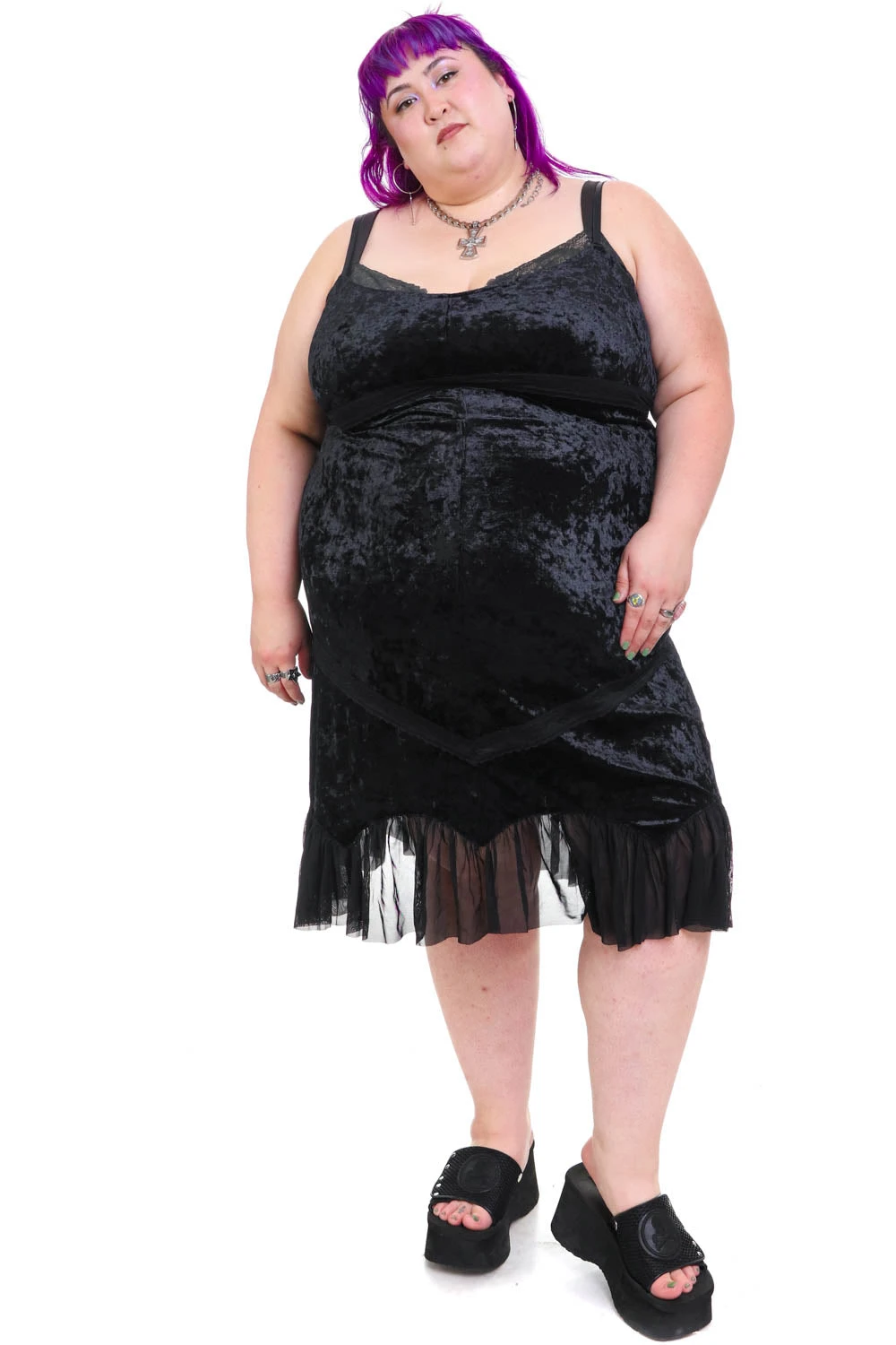 Luci Black Velvet Midi Dress 11 Luci Black Velvet Midi Dress - Image 9