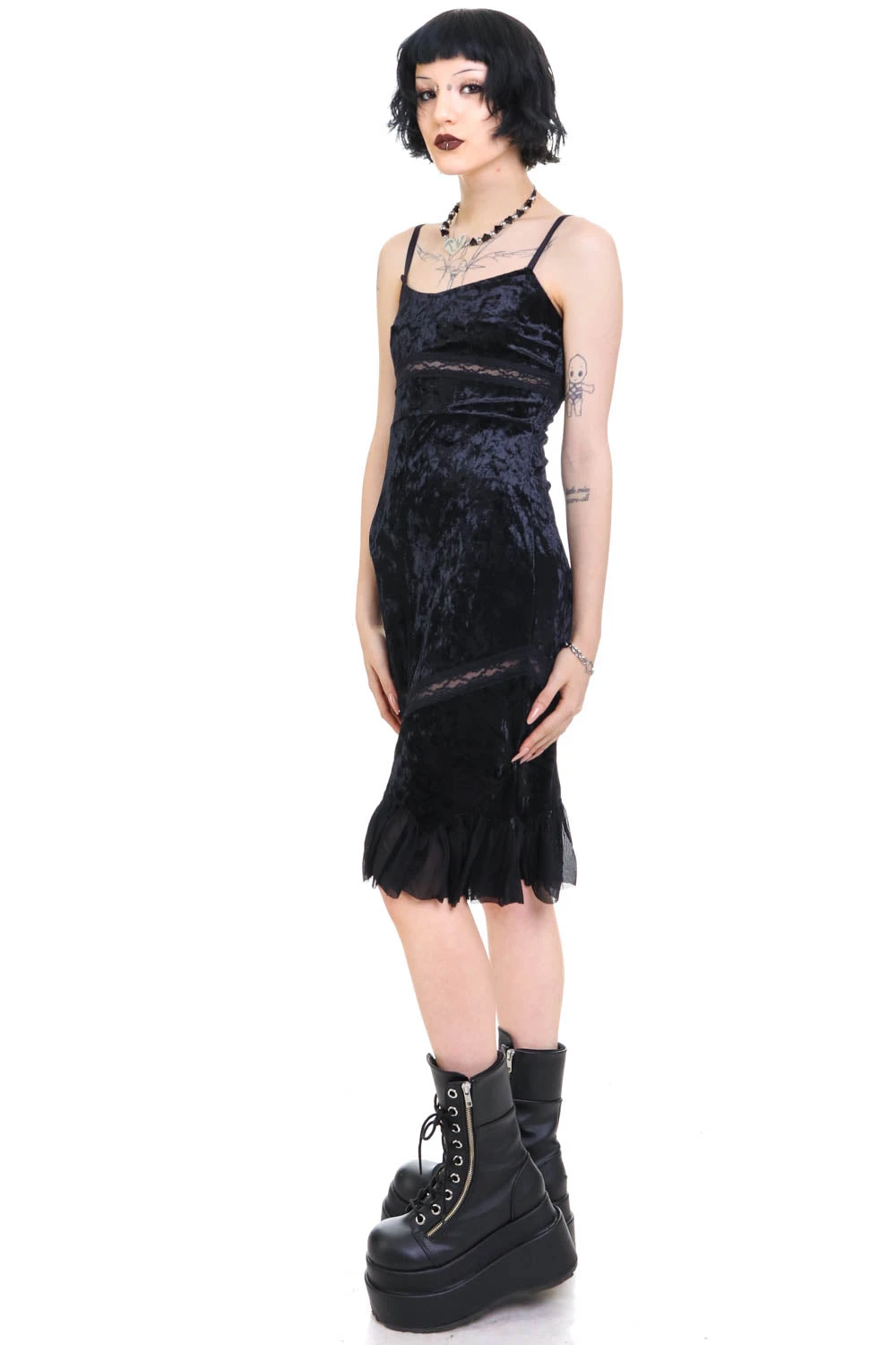 Luci Black Velvet Midi Dress 19 Luci Black Velvet Midi Dress - Image 17