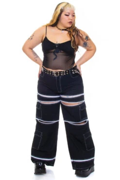 Black 5-in-1 Convertible Zip-Off Cargo Pants -TUNNEL Vision Outlet 256A4961