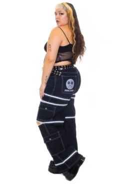 Black 5-in-1 Convertible Zip-Off Cargo Pants -TUNNEL Vision Outlet 256A4962