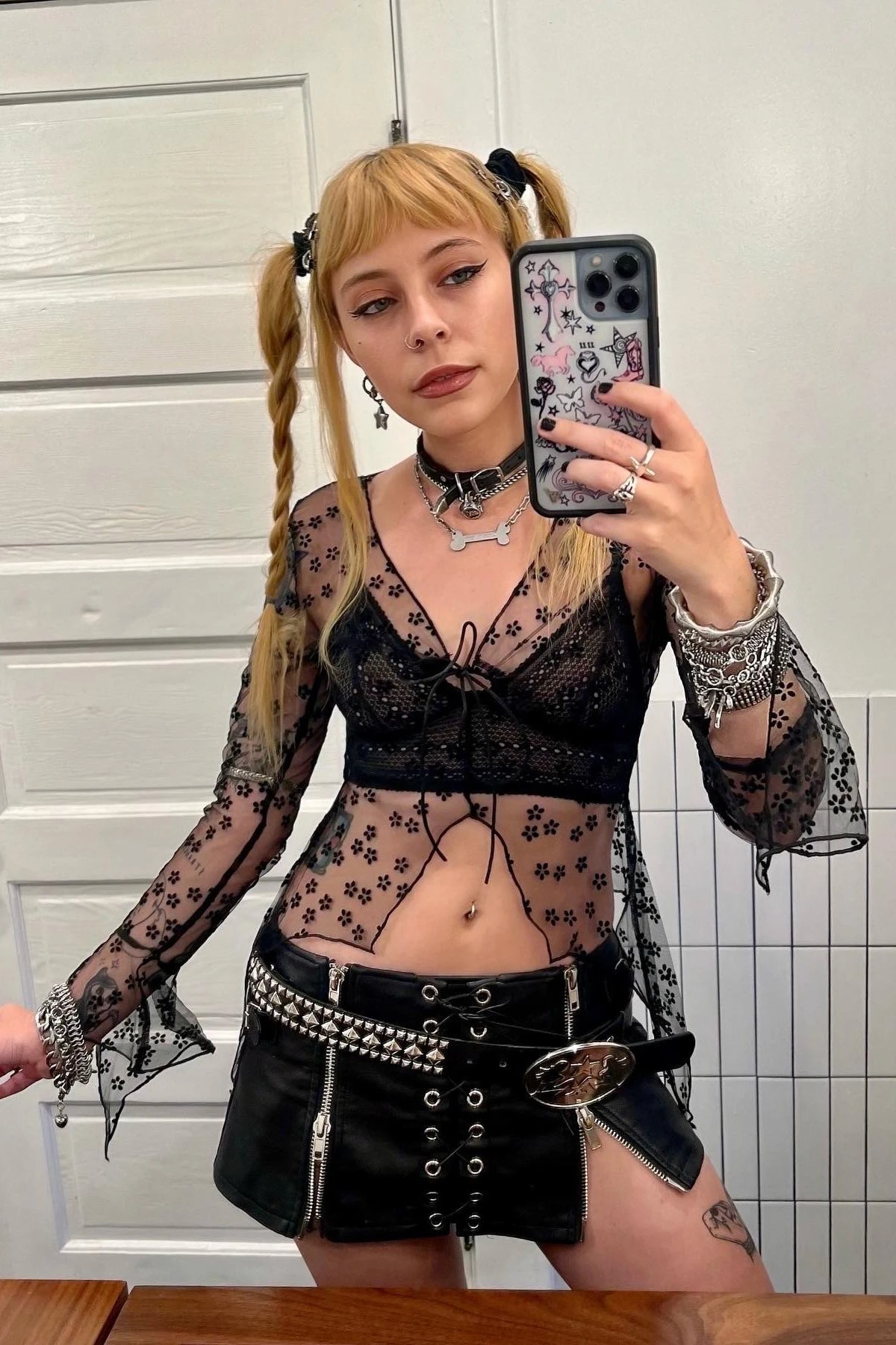 Everything Black Flutter Mesh Top 6 Everything Black Flutter Mesh Top - Image 4