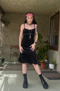 Luci Black Velvet Midi Dress 25 Luci Black Velvet Midi Dress -TUNNEL Vision Outlet F0C49065 AF00 4AED 8E07 5373F950610A