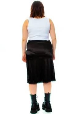 Mel Black Midi Skirt -TUNNEL Vision Outlet IMG 5378 8ee84c80 1723 4be5 840d 6eb441ea6a1e