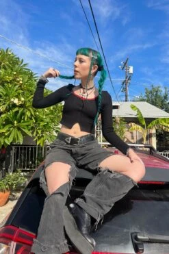 Rosa Black Lace-Trimmed Thermal Long-Sleever -TUNNEL Vision Outlet JKADSVB