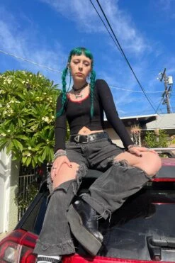 Rosa Black Lace-Trimmed Thermal Long-Sleever -TUNNEL Vision Outlet SBMVz