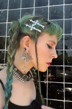 Gothique Cross Earrings -TUNNEL Vision Outlet crosshairclips 2ee070a5 9400 4e7e 875e 91f73abe1dea