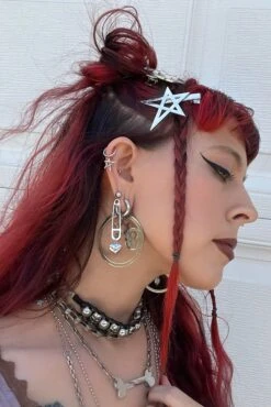 Heart On A Pin Earrings -TUNNEL Vision Outlet sFz